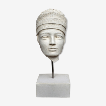 Young girl's head in plaster