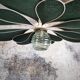 Suspension lin vert sapin, rotin et ancien globe vintage