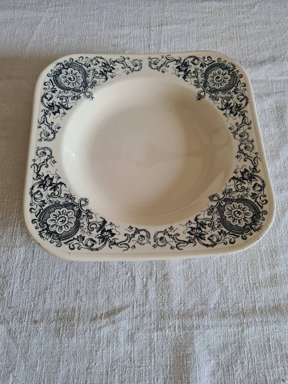 Longchamp Medicis Terre de Fer deep plates