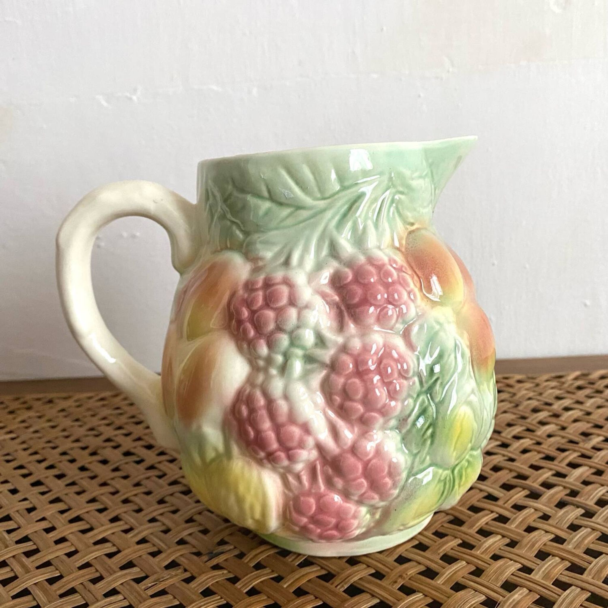 Fruit slip pitcher Salins France