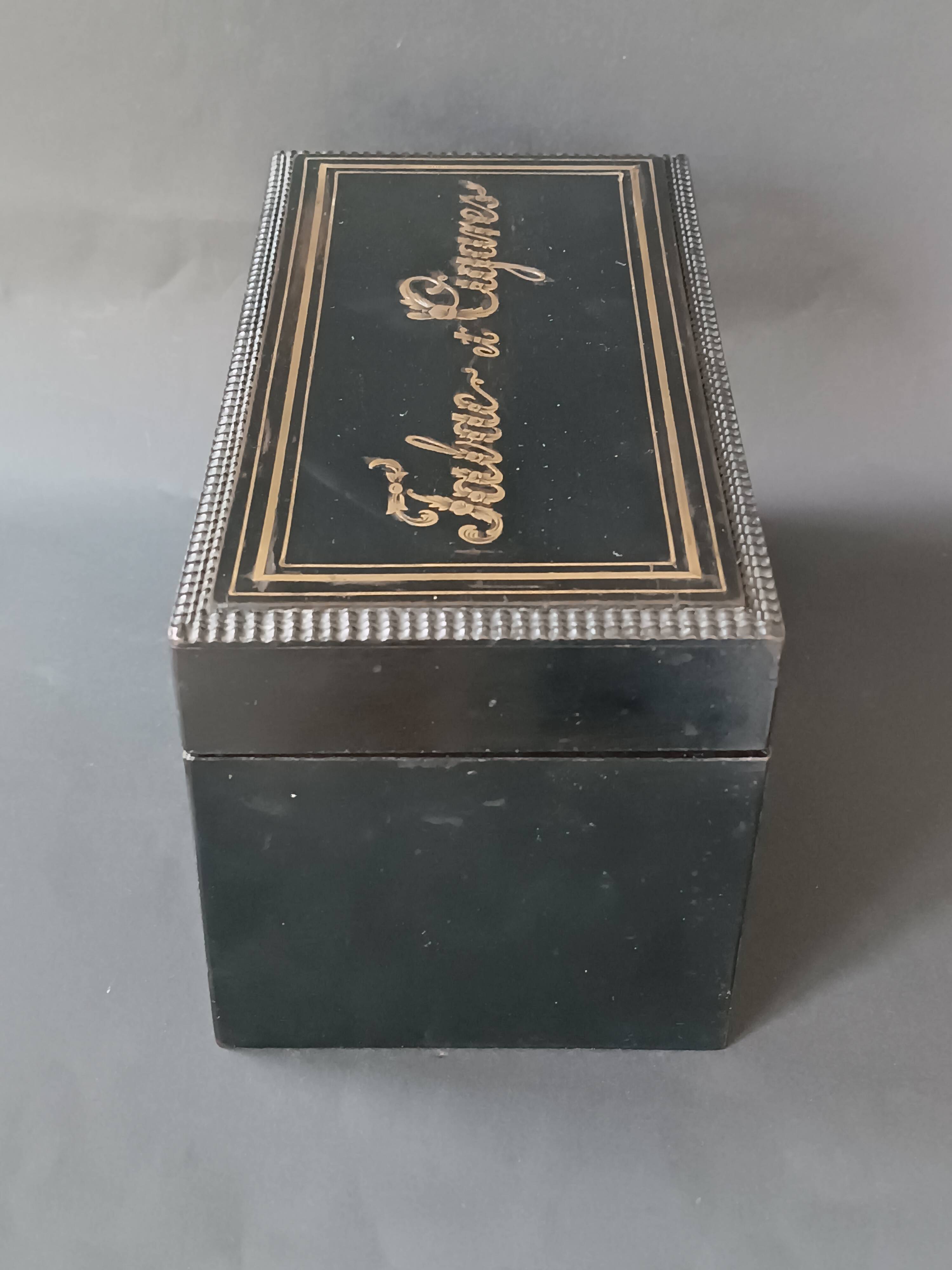 Coffret à tabac et cigares en bois et laiton Napoléon 3