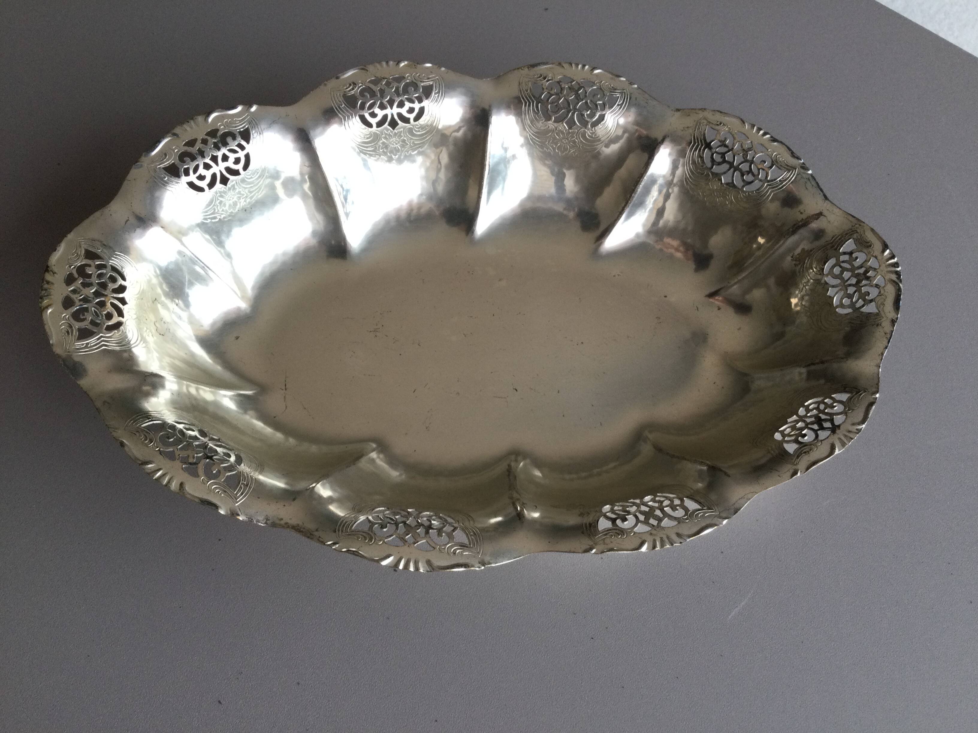 silver metal bread basket