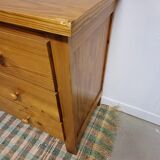 Pine chest of drawers