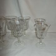 Lot 7 verres ancien sur pied