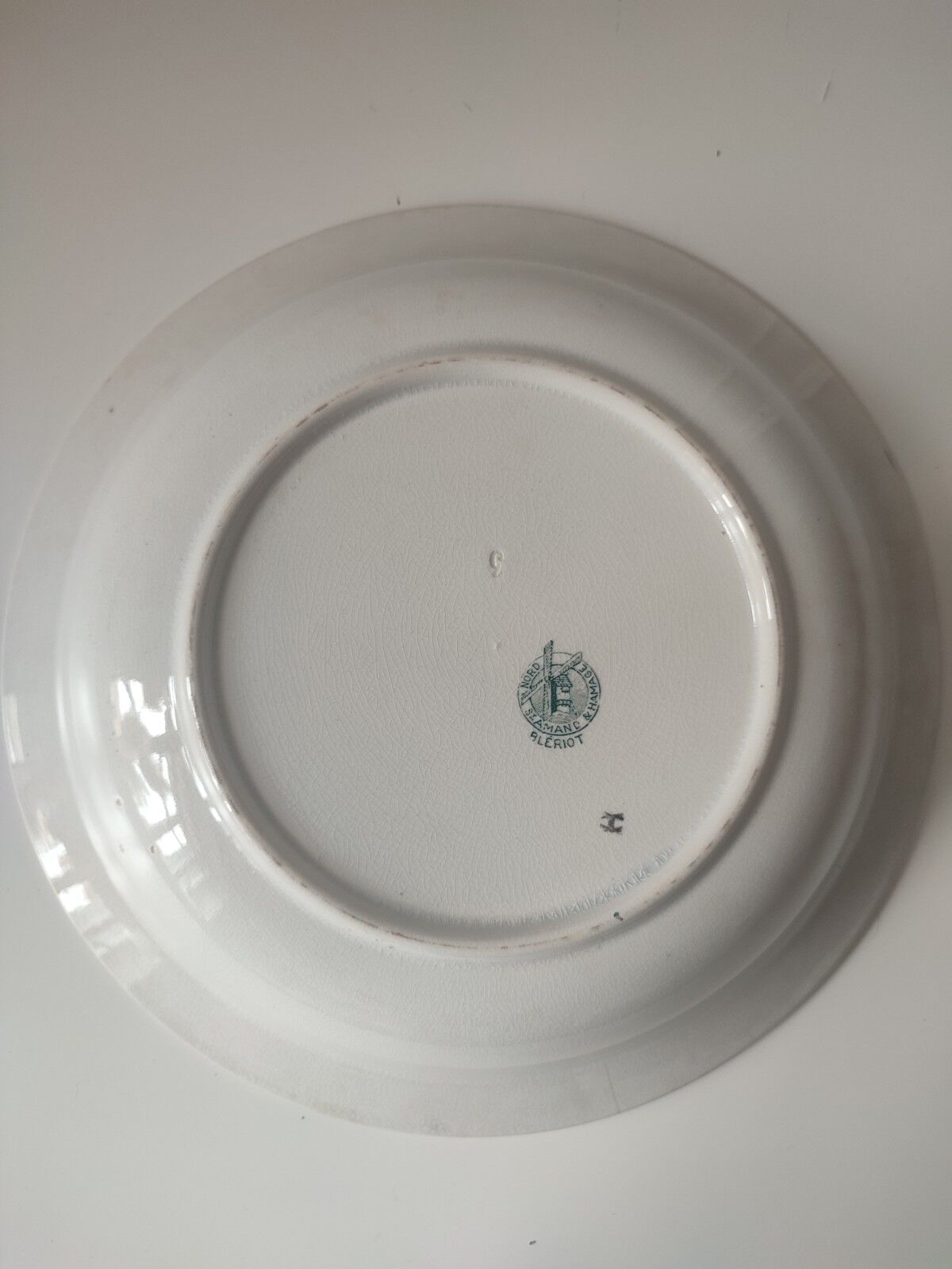 Hollow flat iron earth Saint Amand