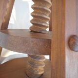 Shop stool with screw