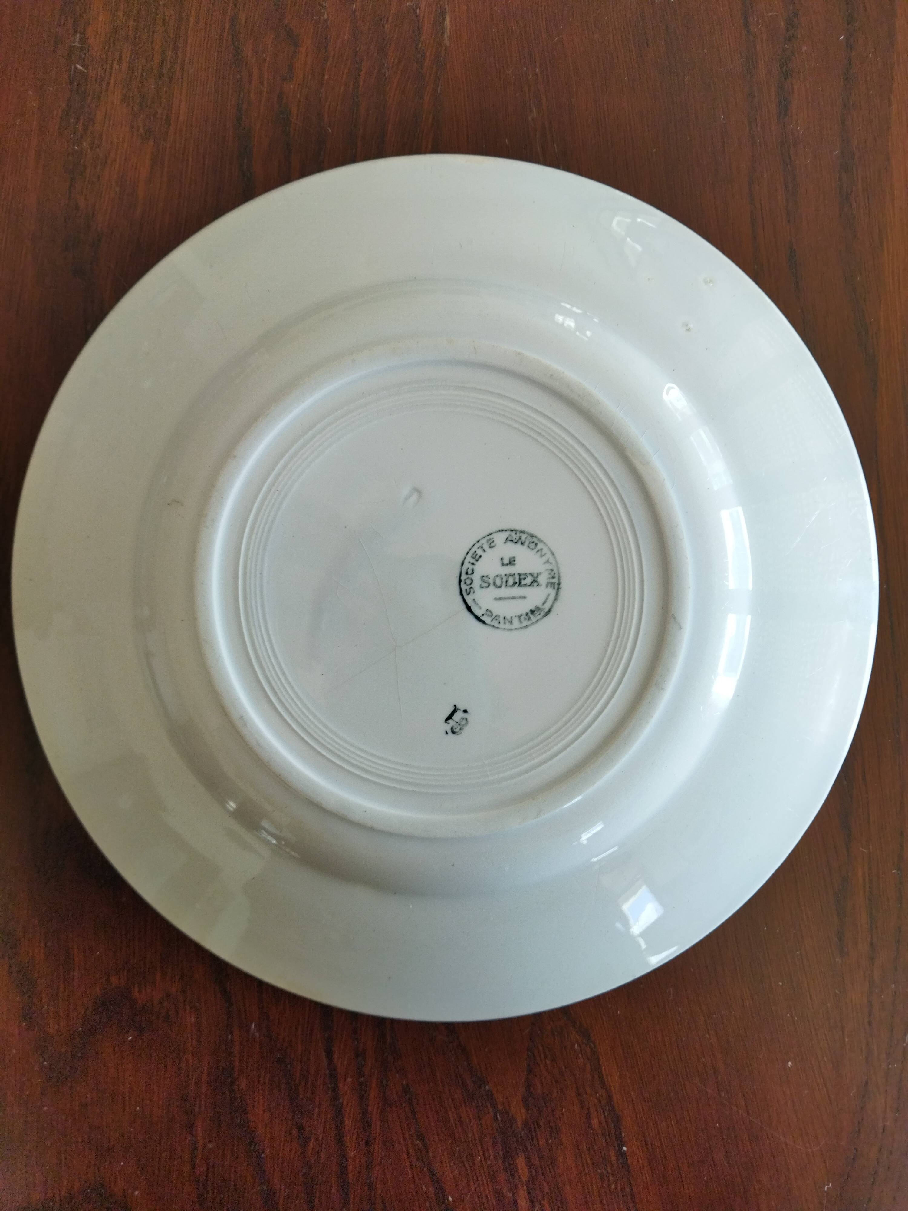 8 iron earthenware plates (St Amand Hamage HB & Cie Sarreguemines Digoin)