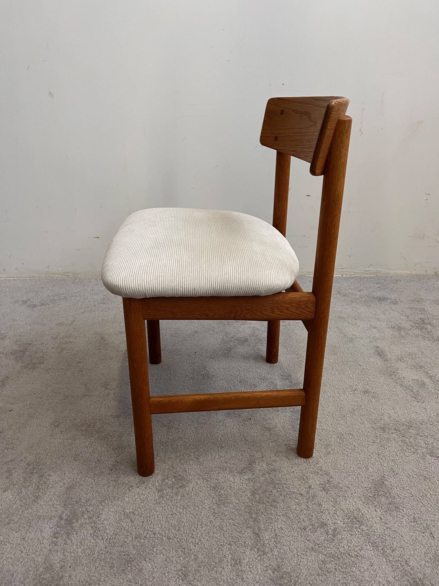 Series of 4 Danish chairs by Borge Mogensen for Søborg Møbelfabr