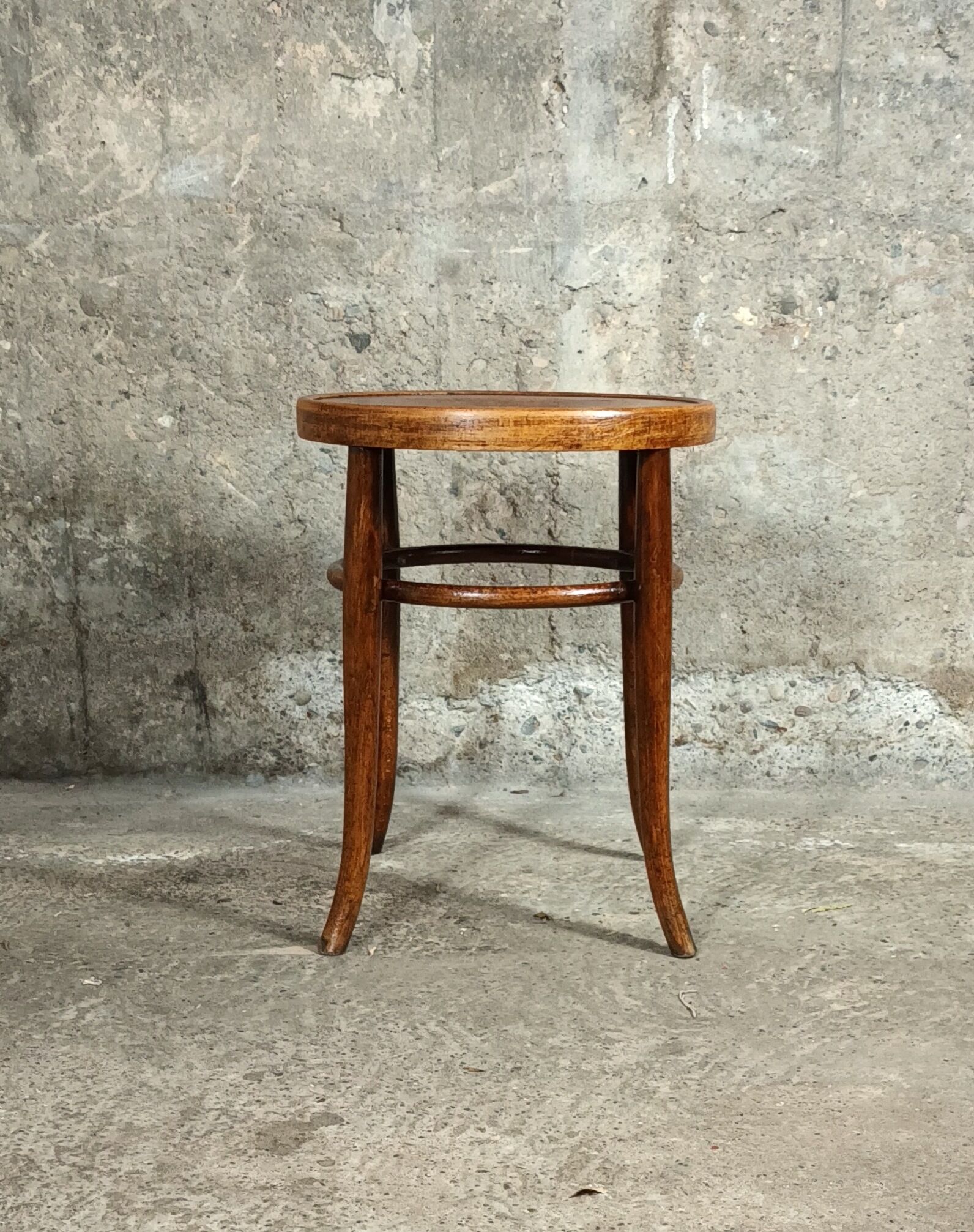Art Nouveau bistro stool, bois-courbé, 1910