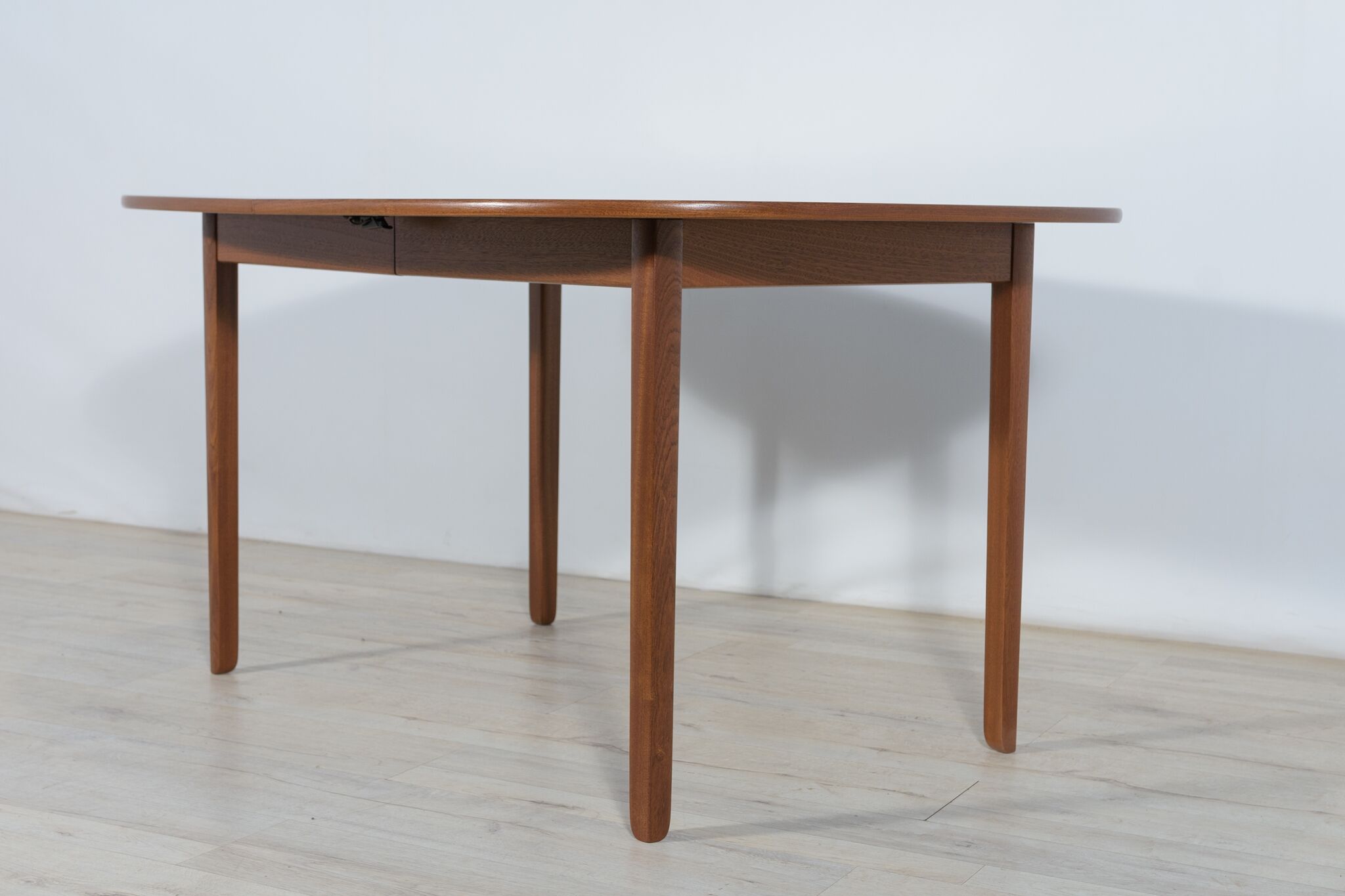 Table à manger danoise par Ole Wanscher pour Poul Jeppesens Møbelfabrik, années 1960