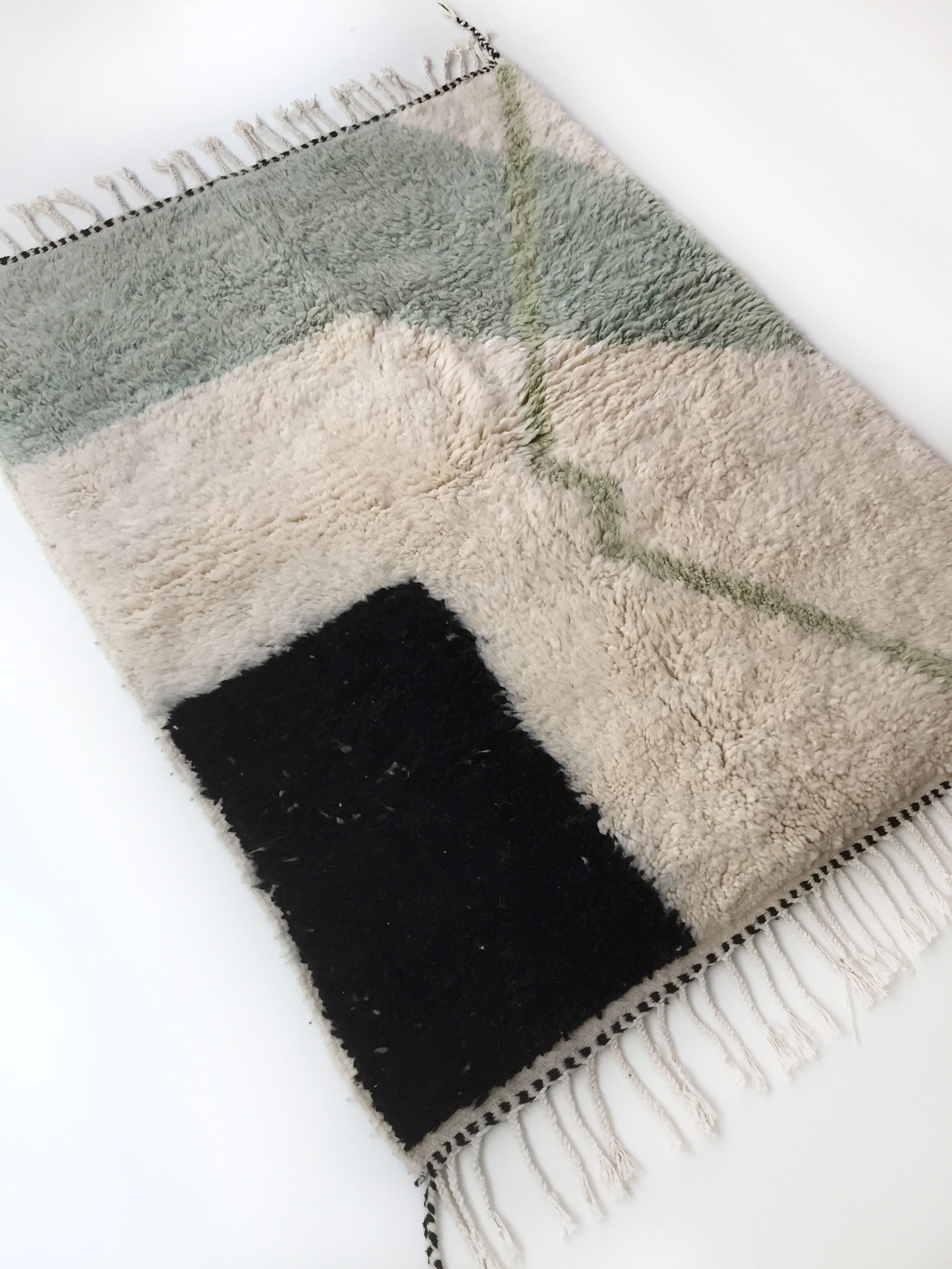 Moroccan Berber carpet Beni Ouarain 153x120cm