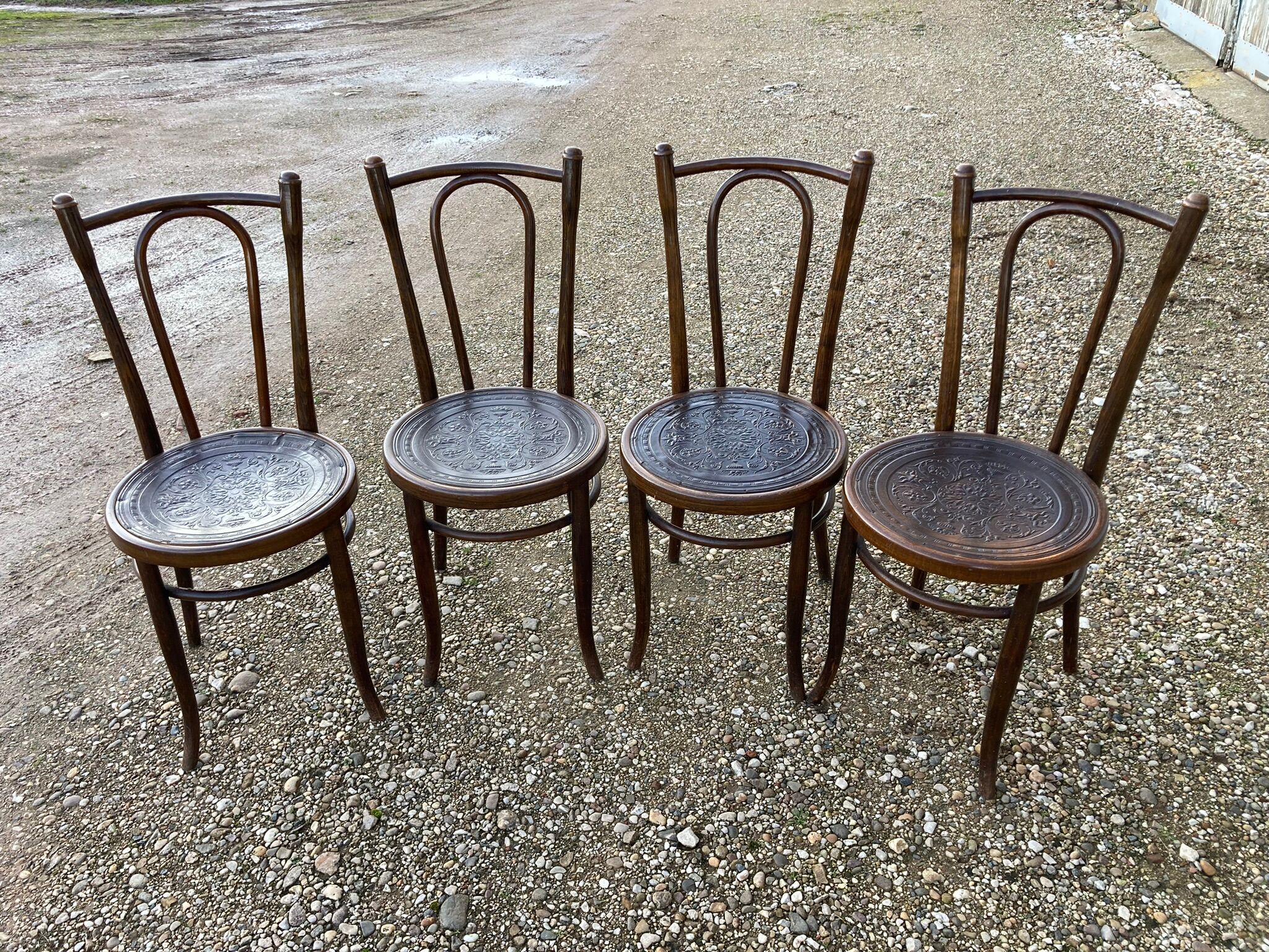 4 Fischel bistro chairs