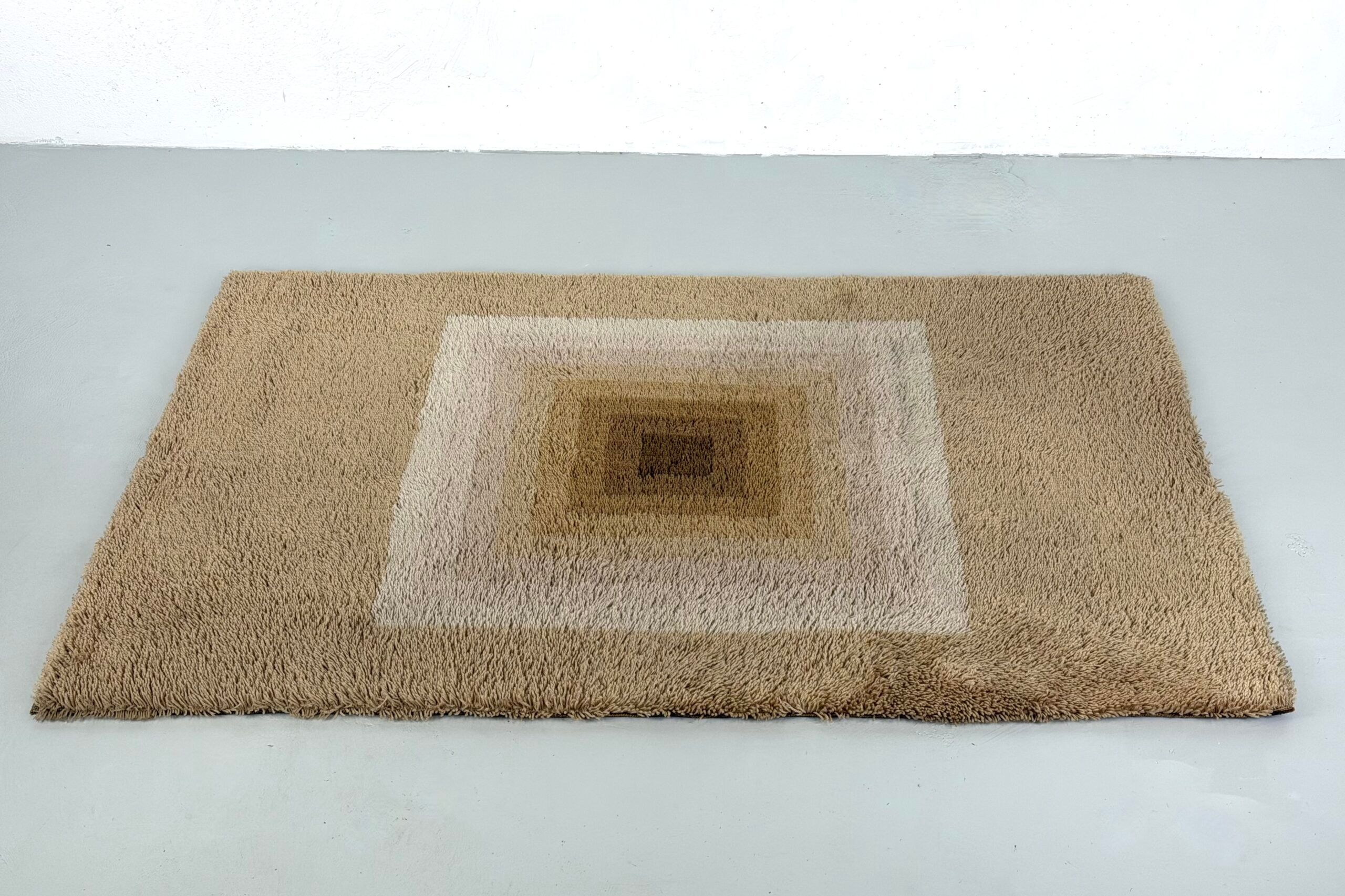Wool rug attributed to Verner Panton for Tisca – 1970s