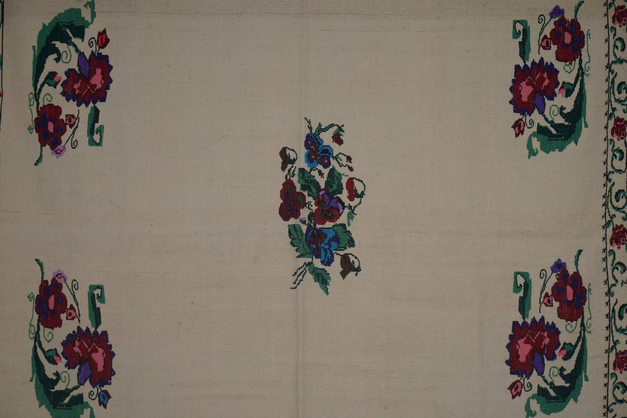 Vintage Turkish kilim handwoven 167x198 cm