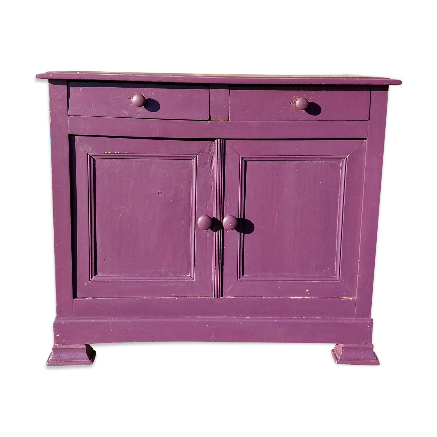 Purple Parisian buffet