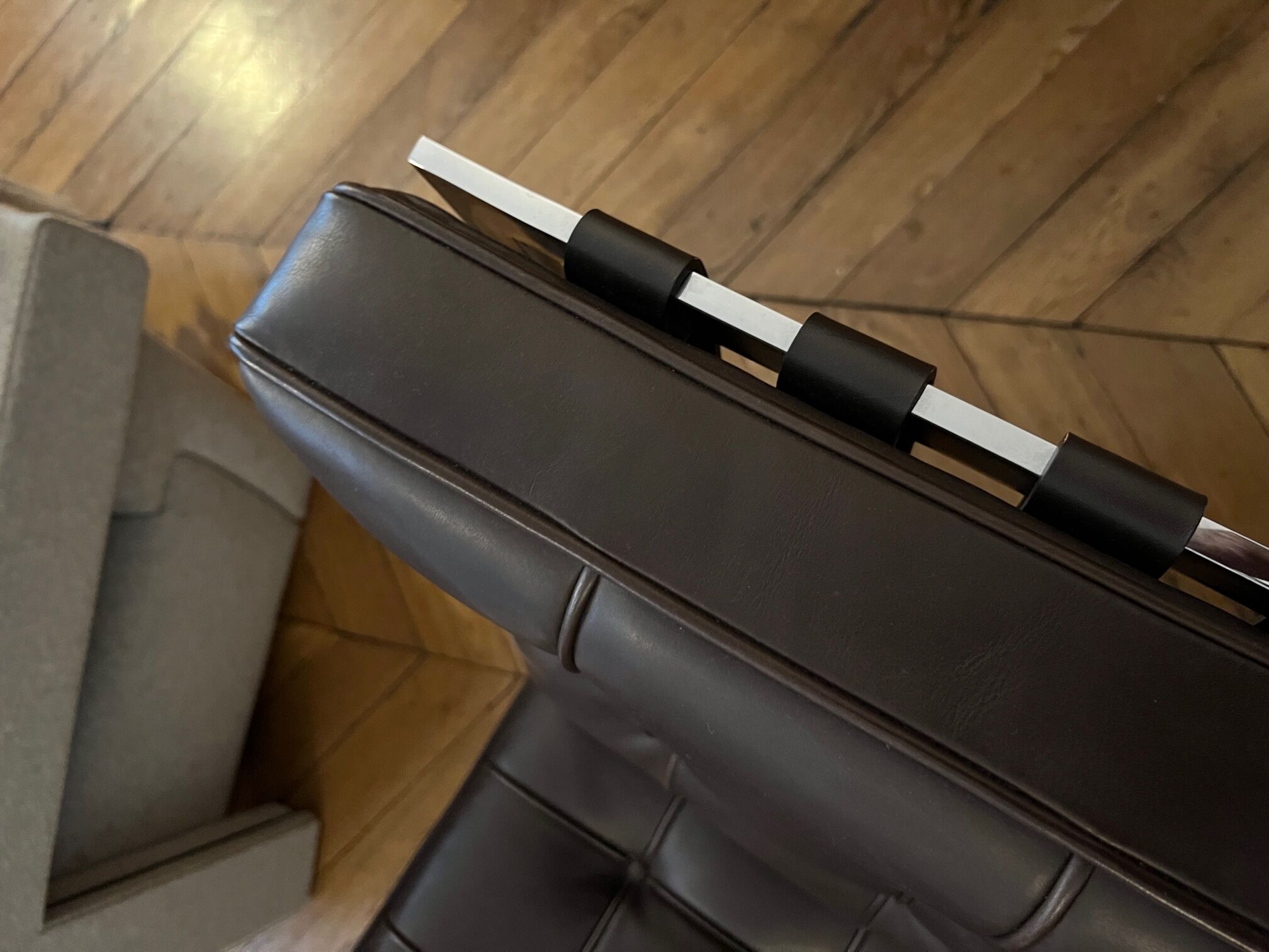 Chauffeuse Barcelona original edition by Ludwig Mies Van Der Rohe, Knoll