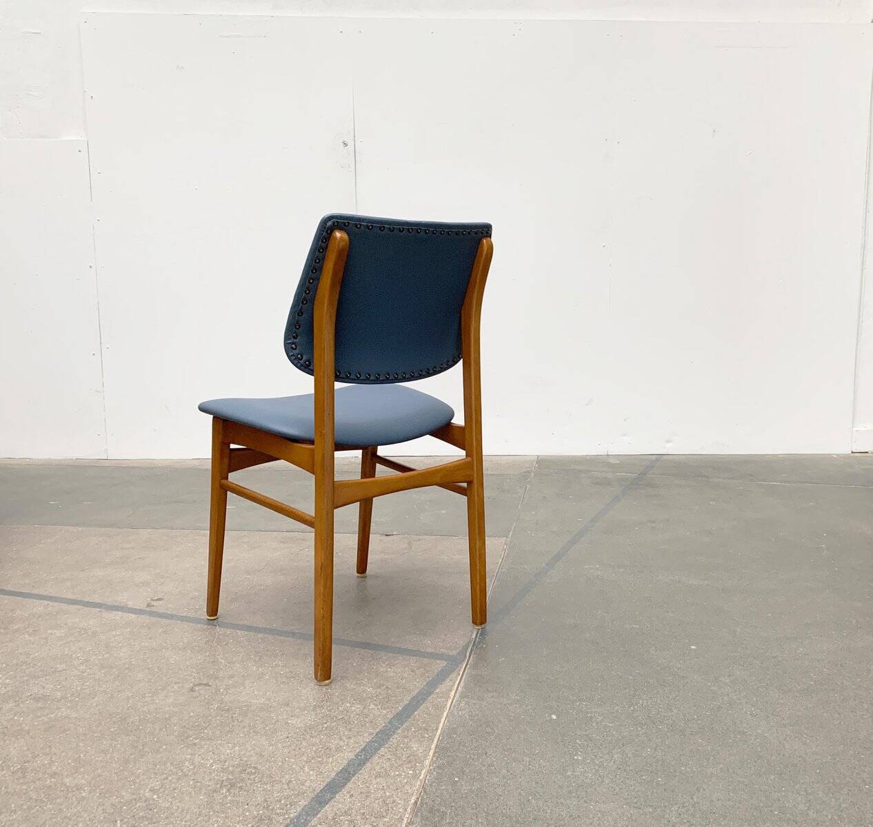 Ensemble de chaises en bois de style mi-siècle