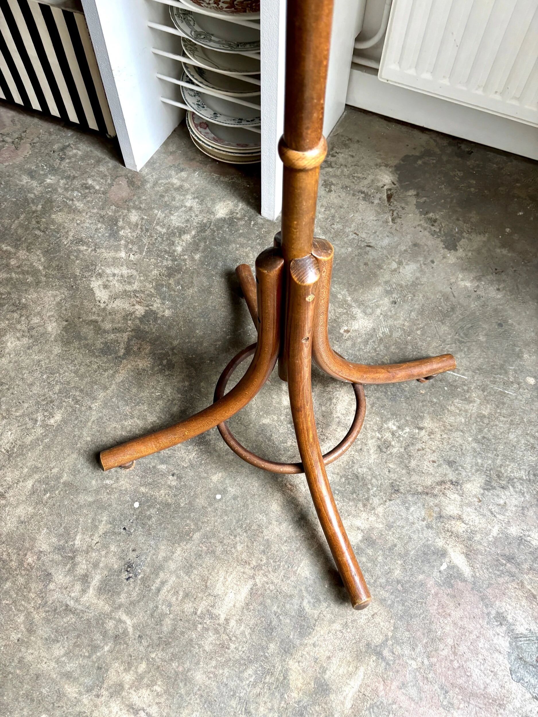 Dark curved beech coat rack with 6 hooks