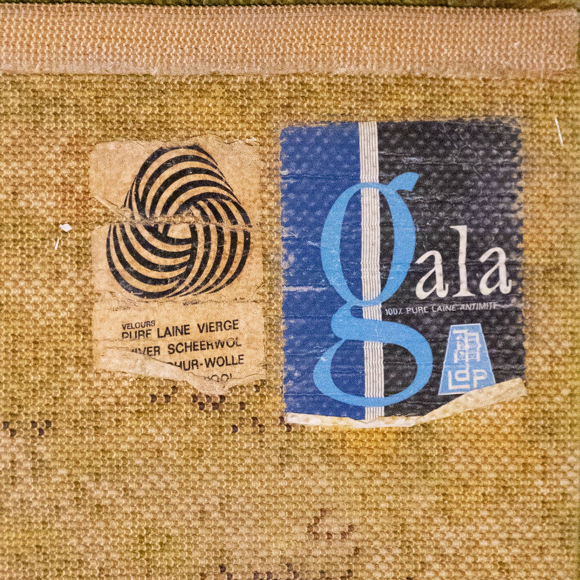 Green Space Age Carpet Gala