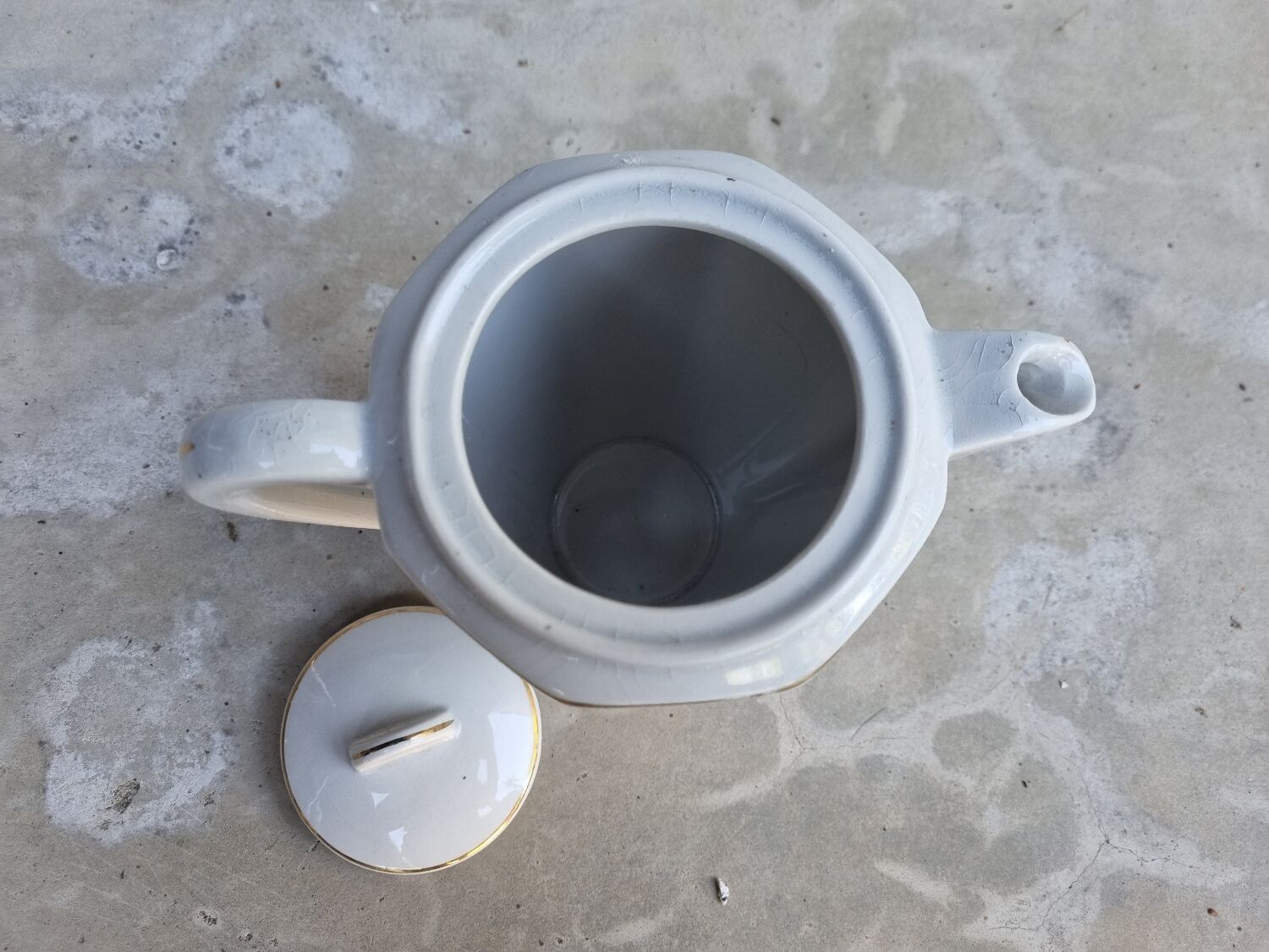 Badonvillier porcelain pourer