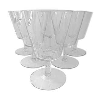 Suite of six art-deco glasses with red wine in modernist shape in cut crystal