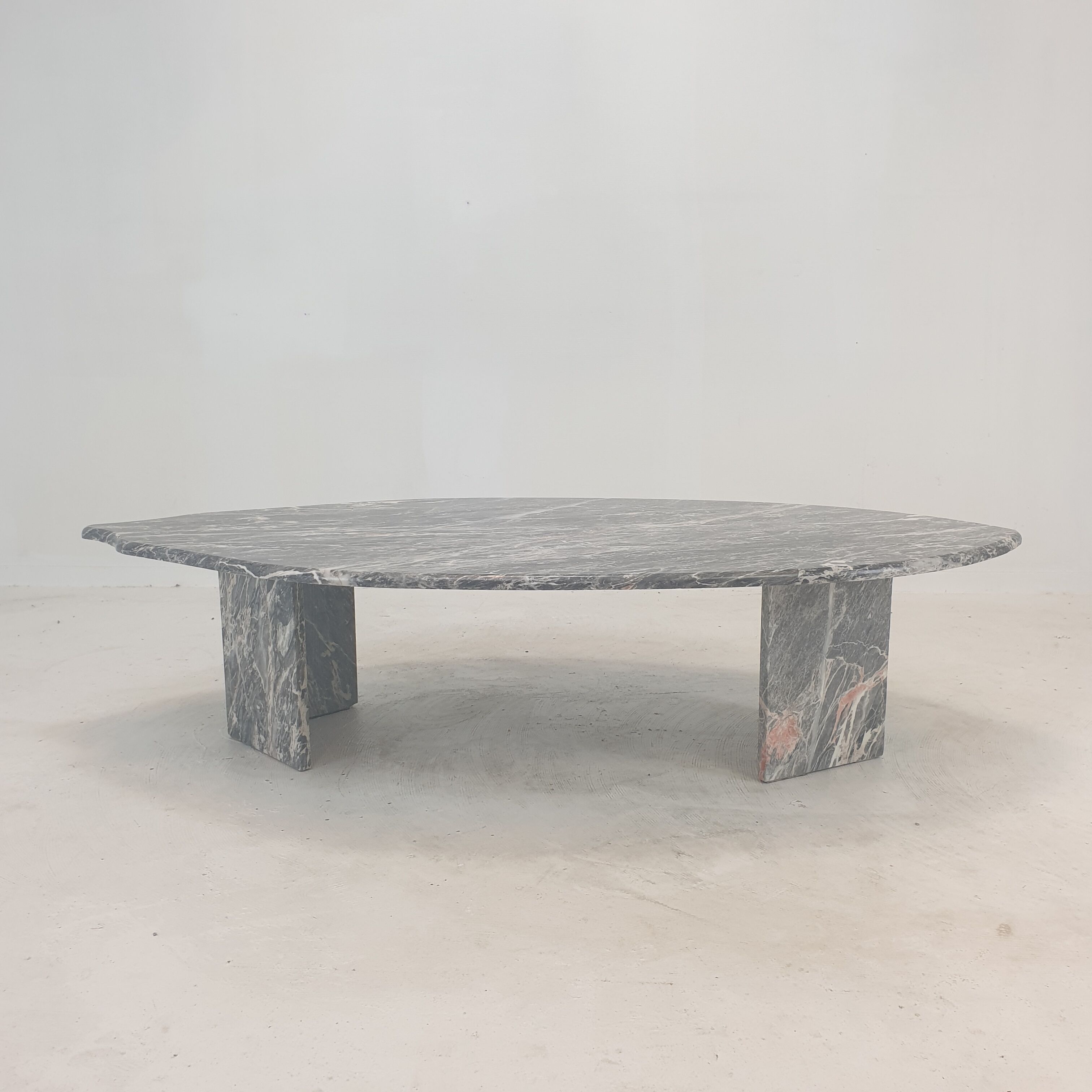 Italian marble leaf shape coffee table, 1980's