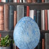 Lampe globe opaline bleue