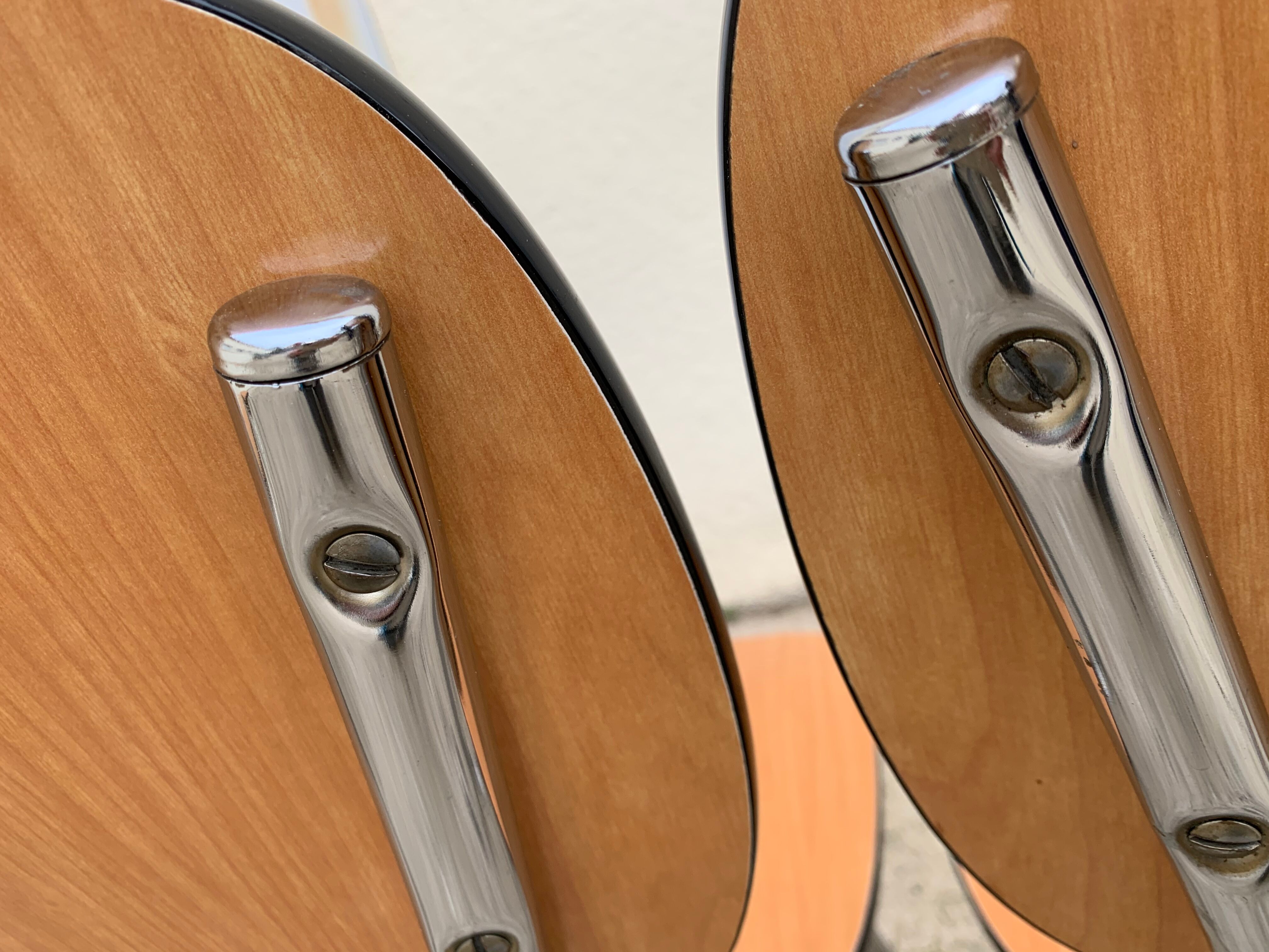 Chairs and stools Formica feet compass Tublac