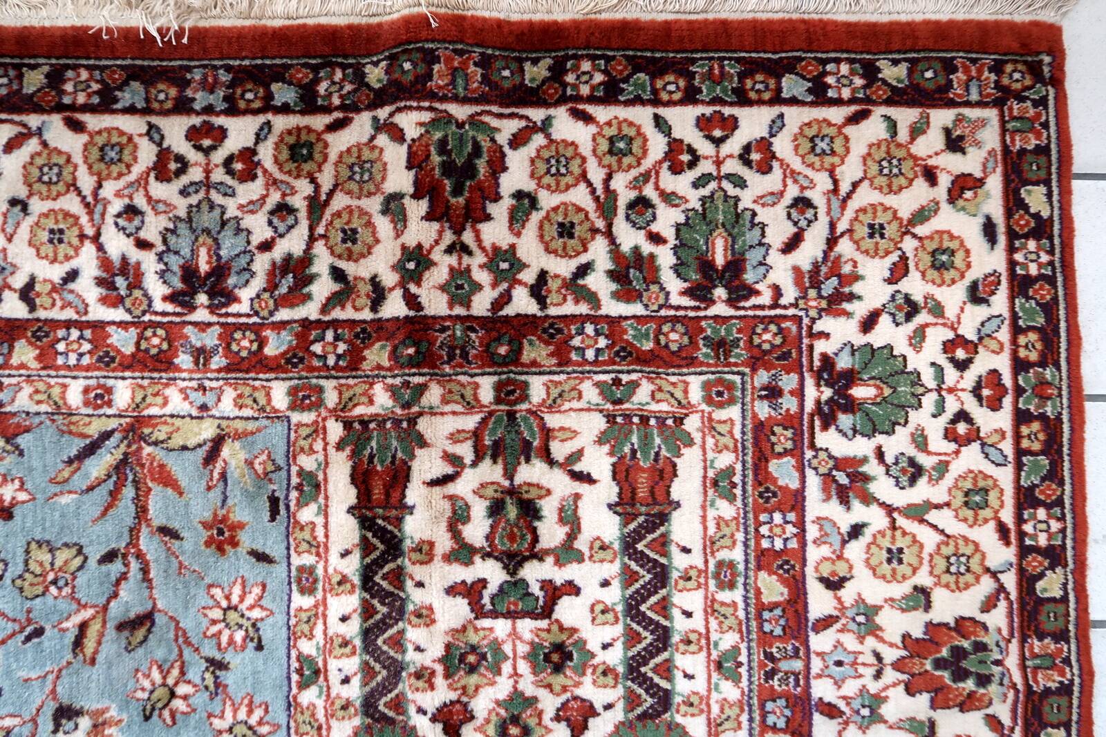 Tapis Vintage Indien Style Qum Fait Main en Laine – Années 1970 – 245 x 352