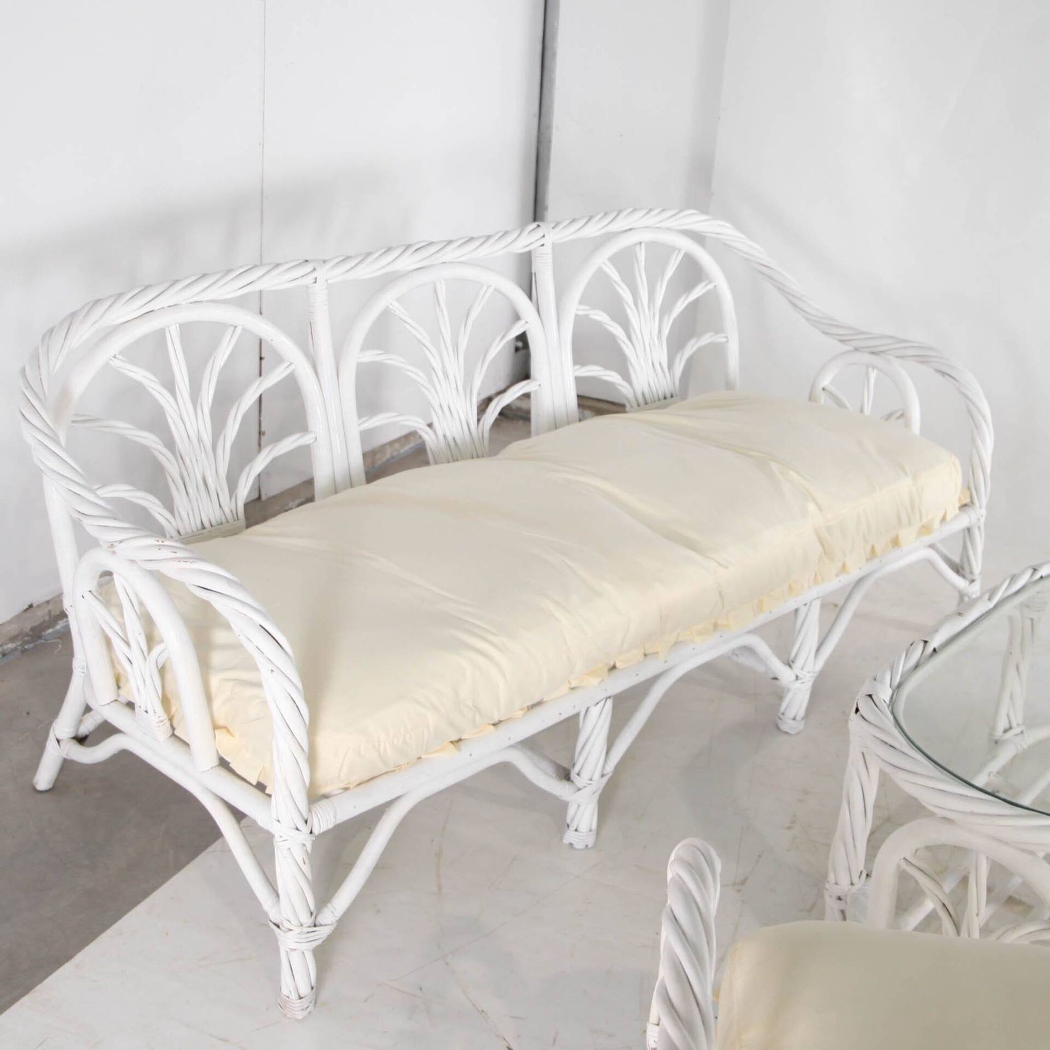 Salon en rotin blanchi
