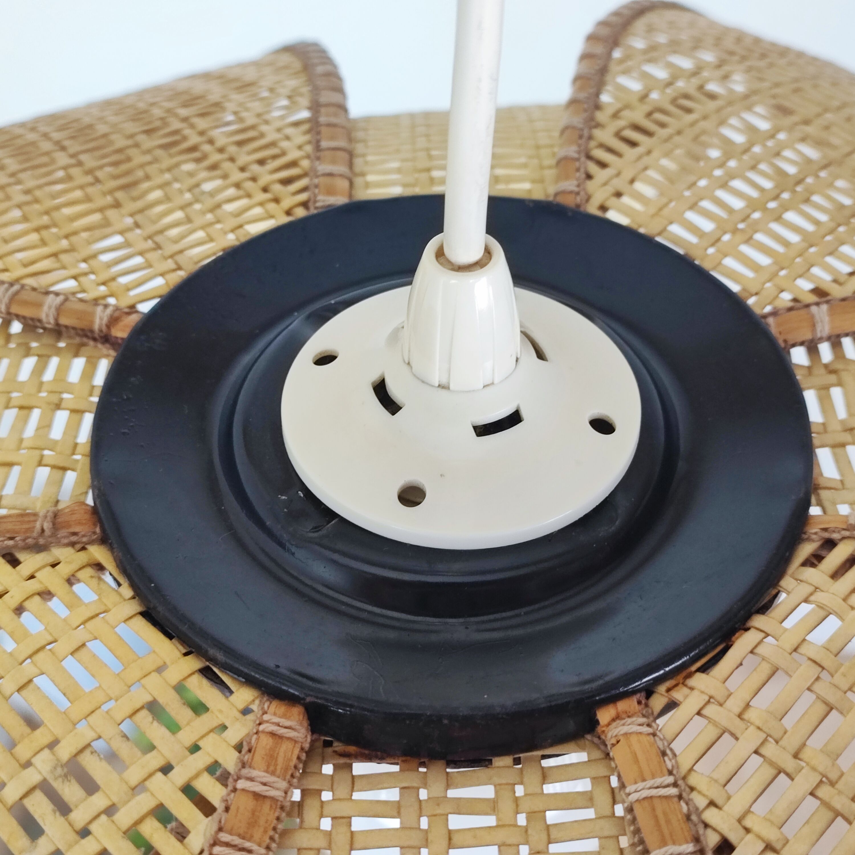 Rattan flower suspension 70'