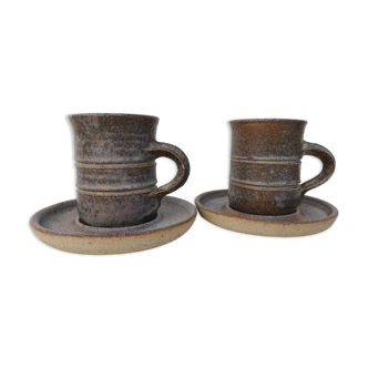 Duo vintage sandstone mugs