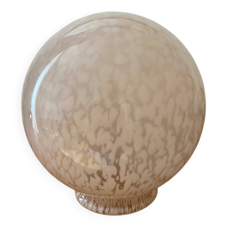 Globe en verre de Clichy rose poudré