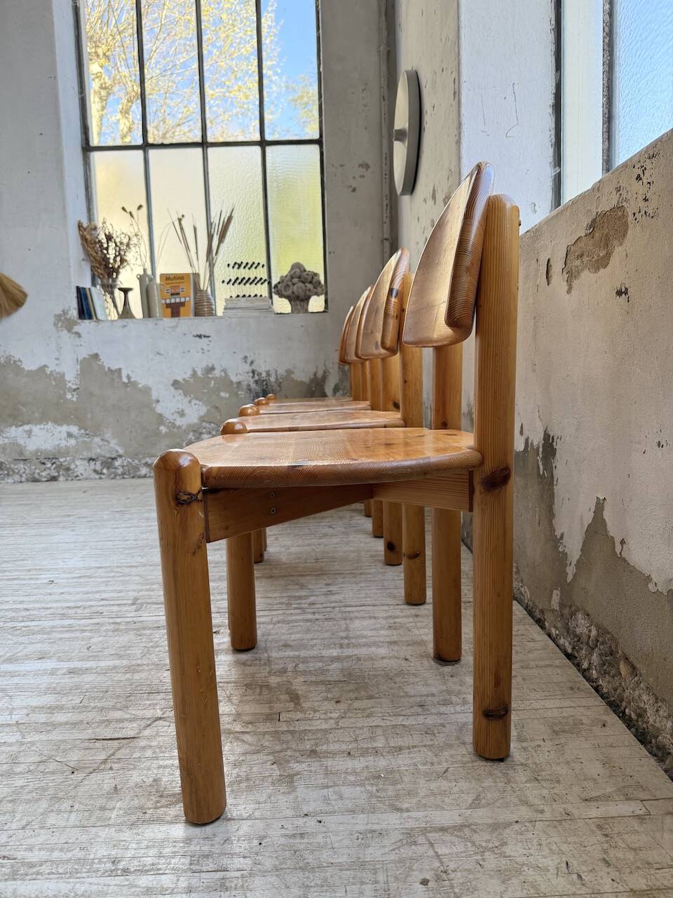 Set of 4 Daumiller pine chairs