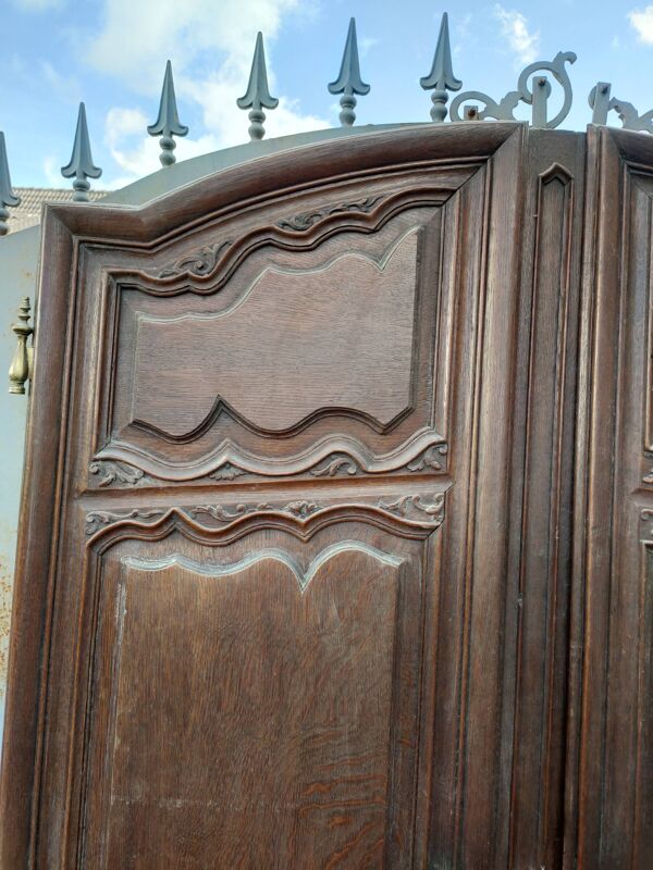 paire de porte d armoire  ancienne en chene