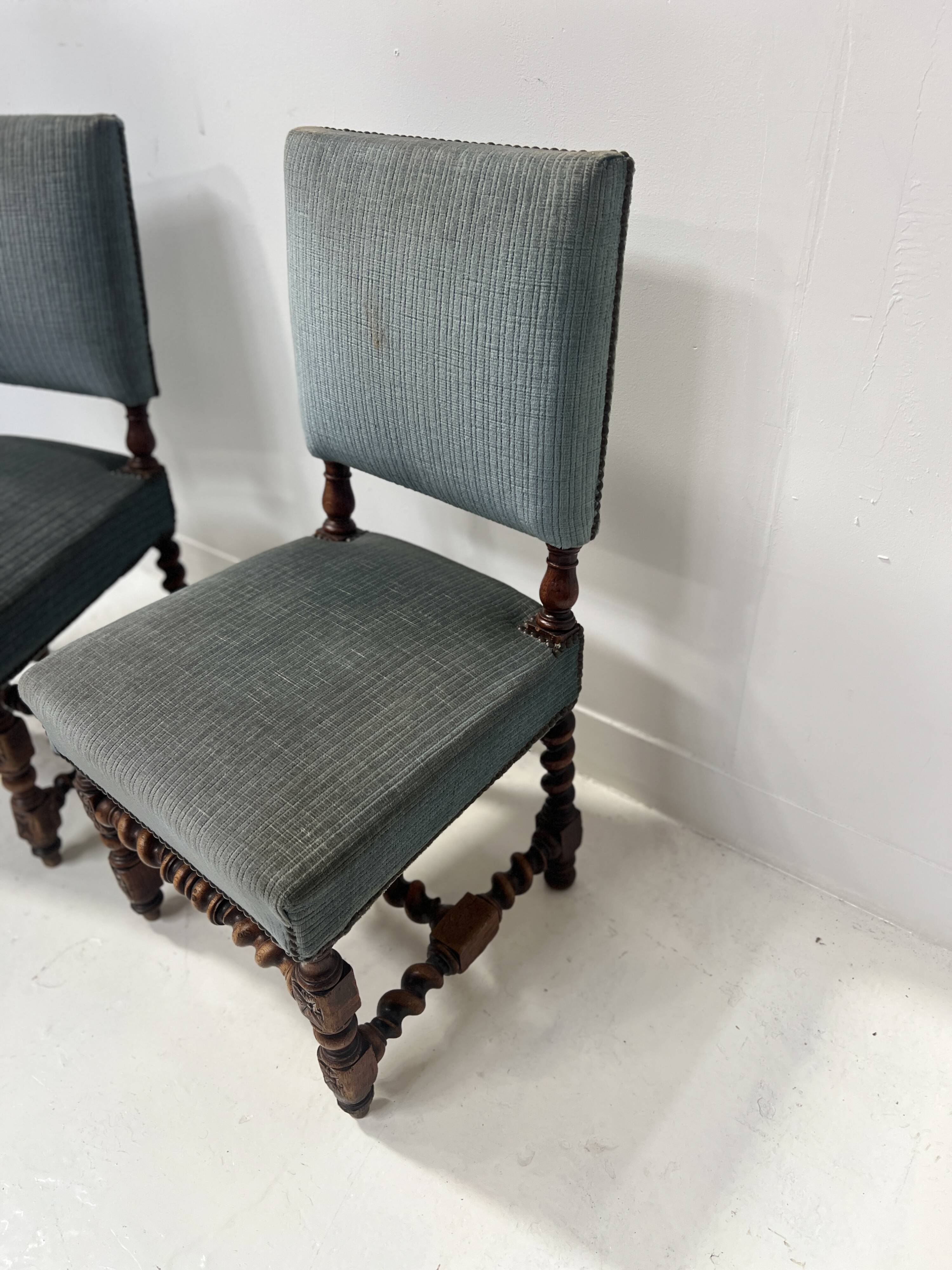 Pair of Louis XIII style twisted oak chairs from the 19th century.