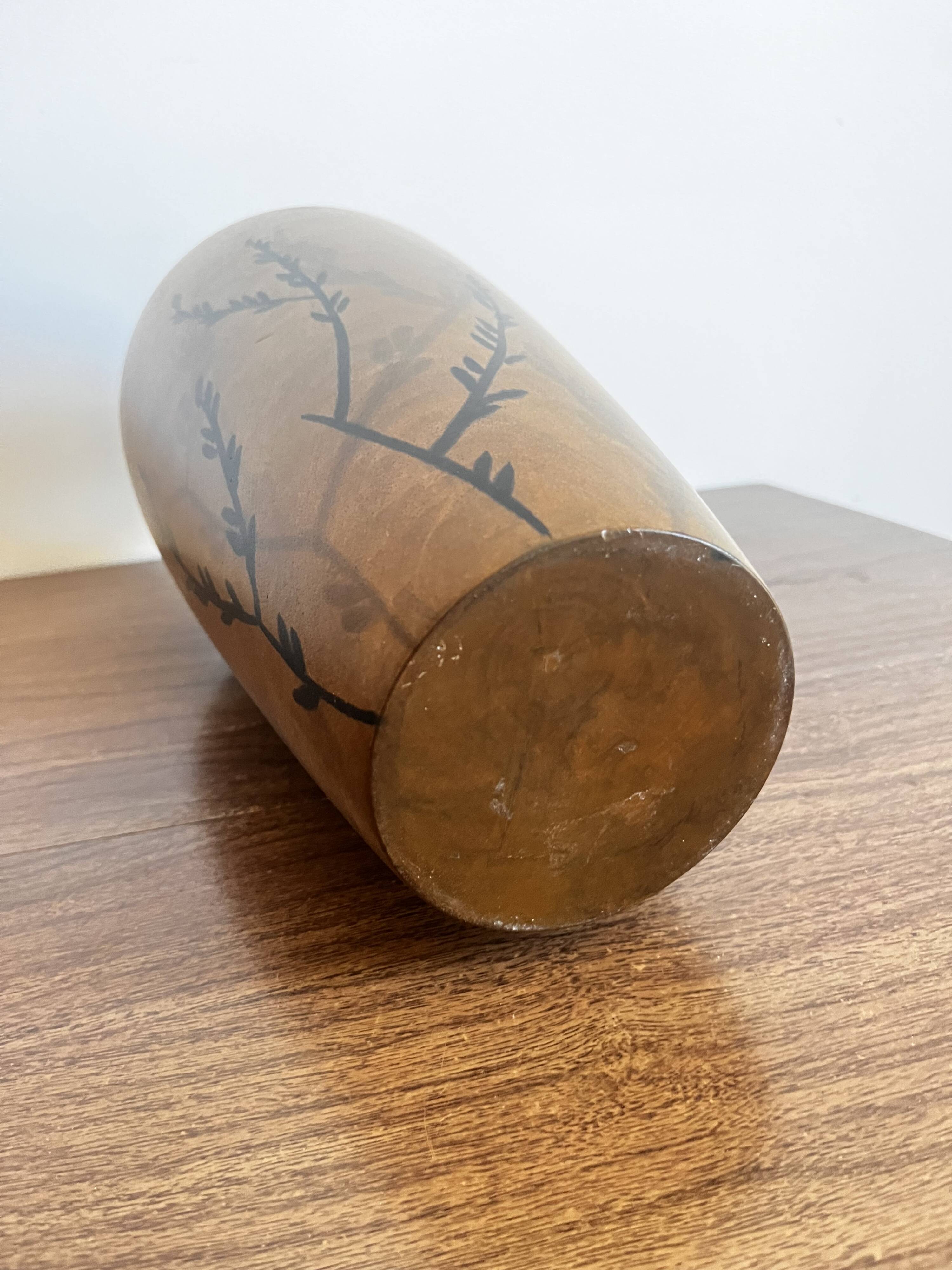 Vase en bois