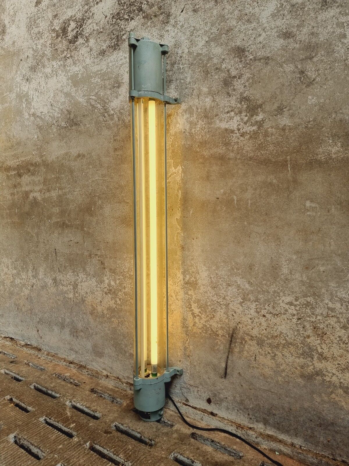 Lampe à tube industrielle ddr 163 cm
