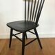 Chaise en bois noire
