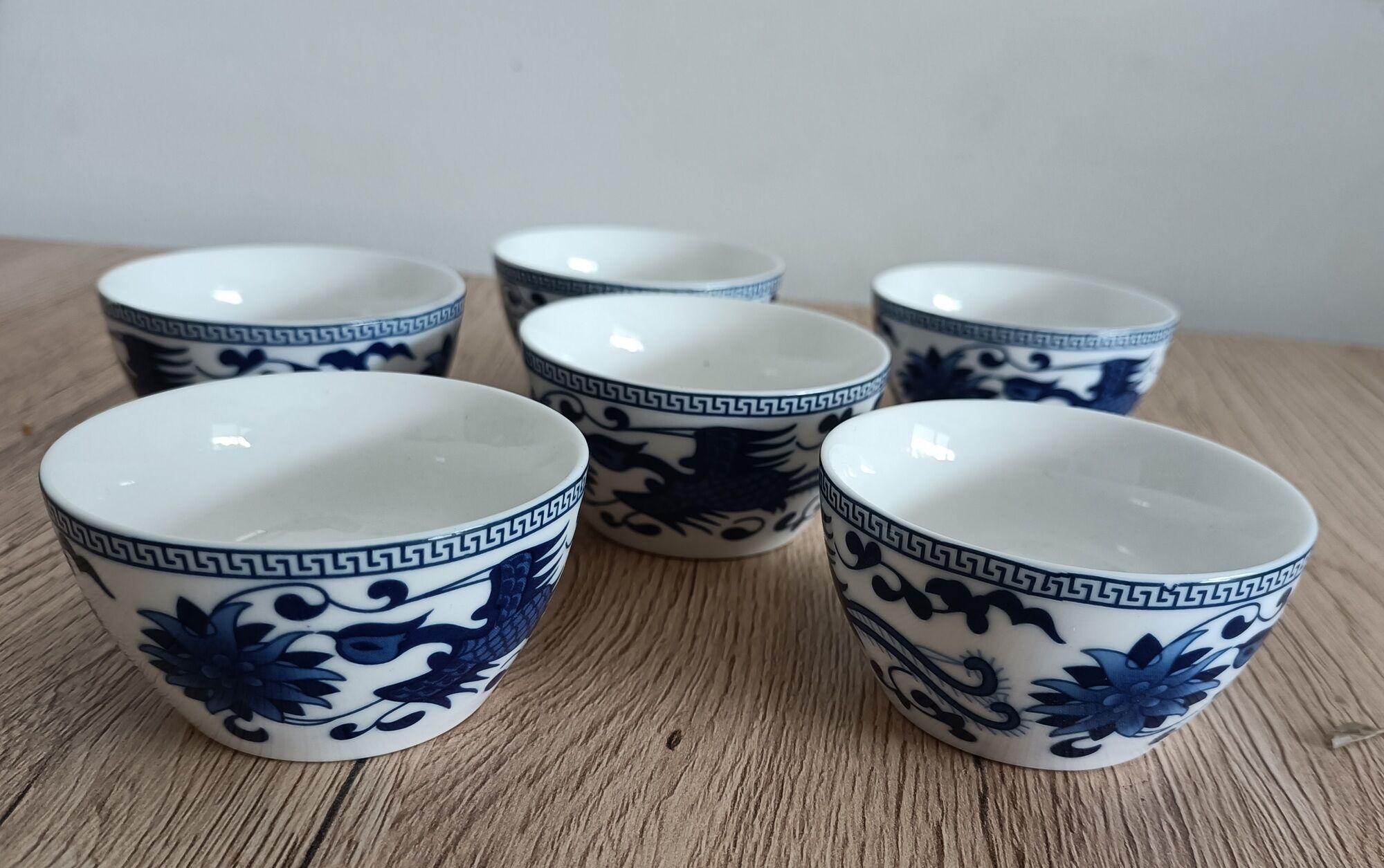 Gaiwan traditional chinese tea set in blue and white porcelain
