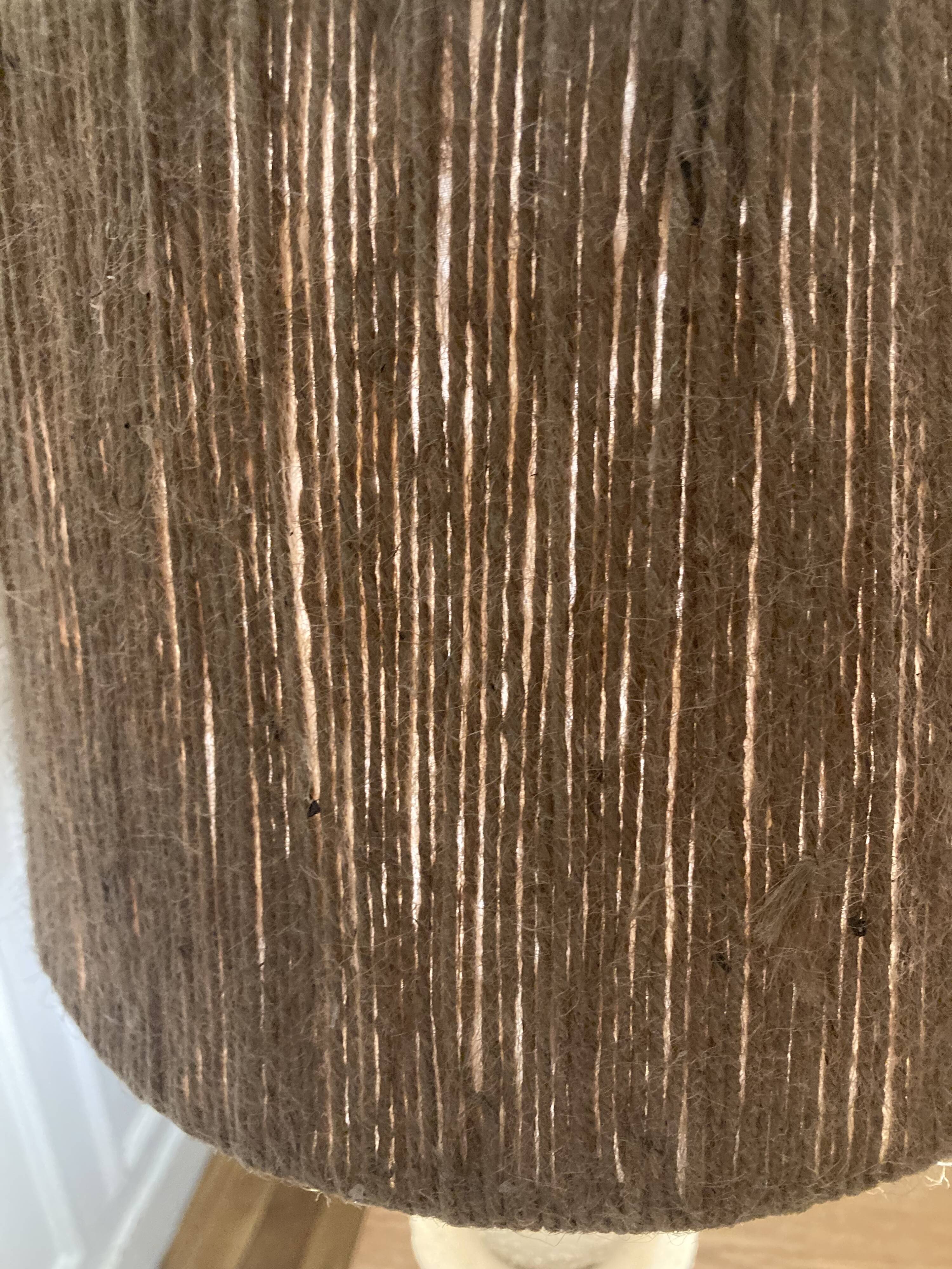 Lampe à poser artisanale en terre et corde