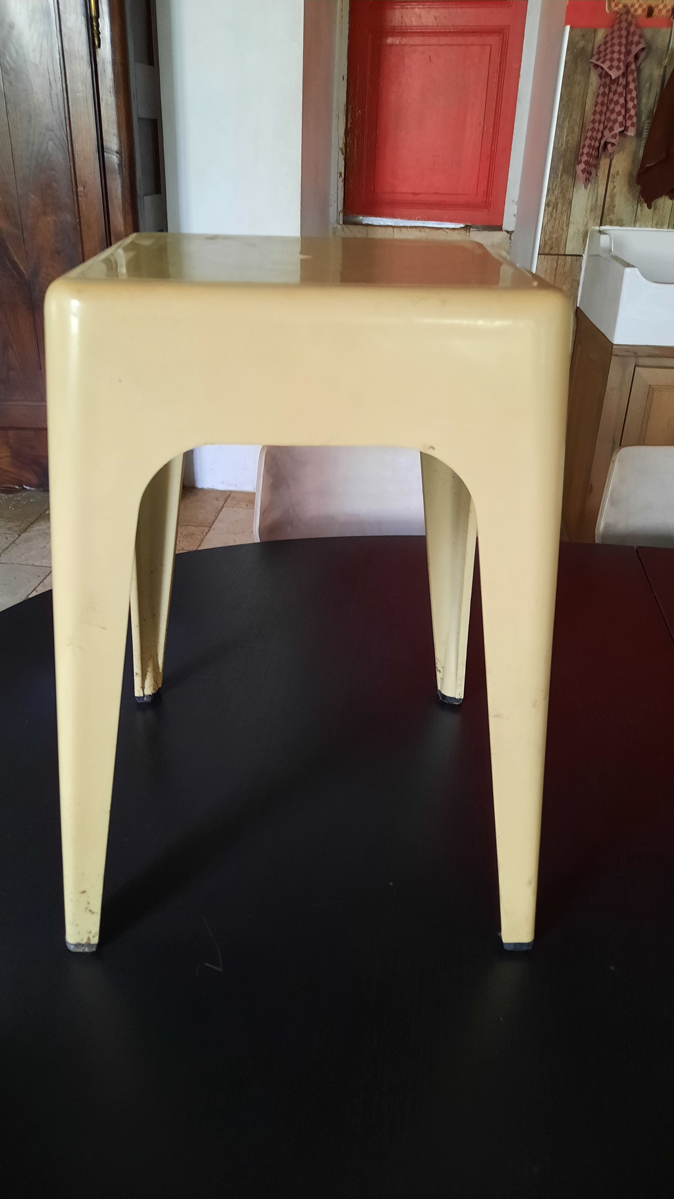 Tabouret plastique