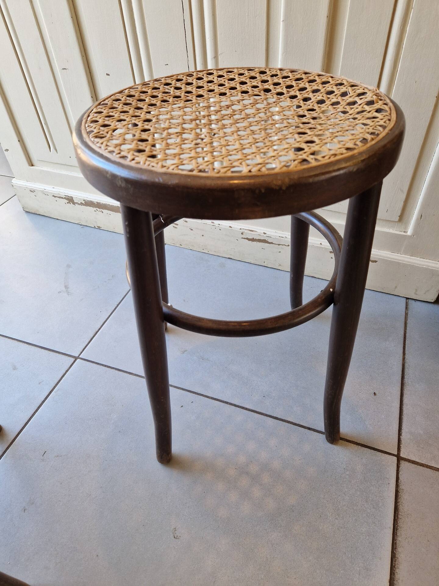 Lot De 2 Tabourets En Cannage Style Thonet