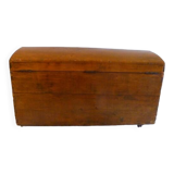 Curved trunk on wheels