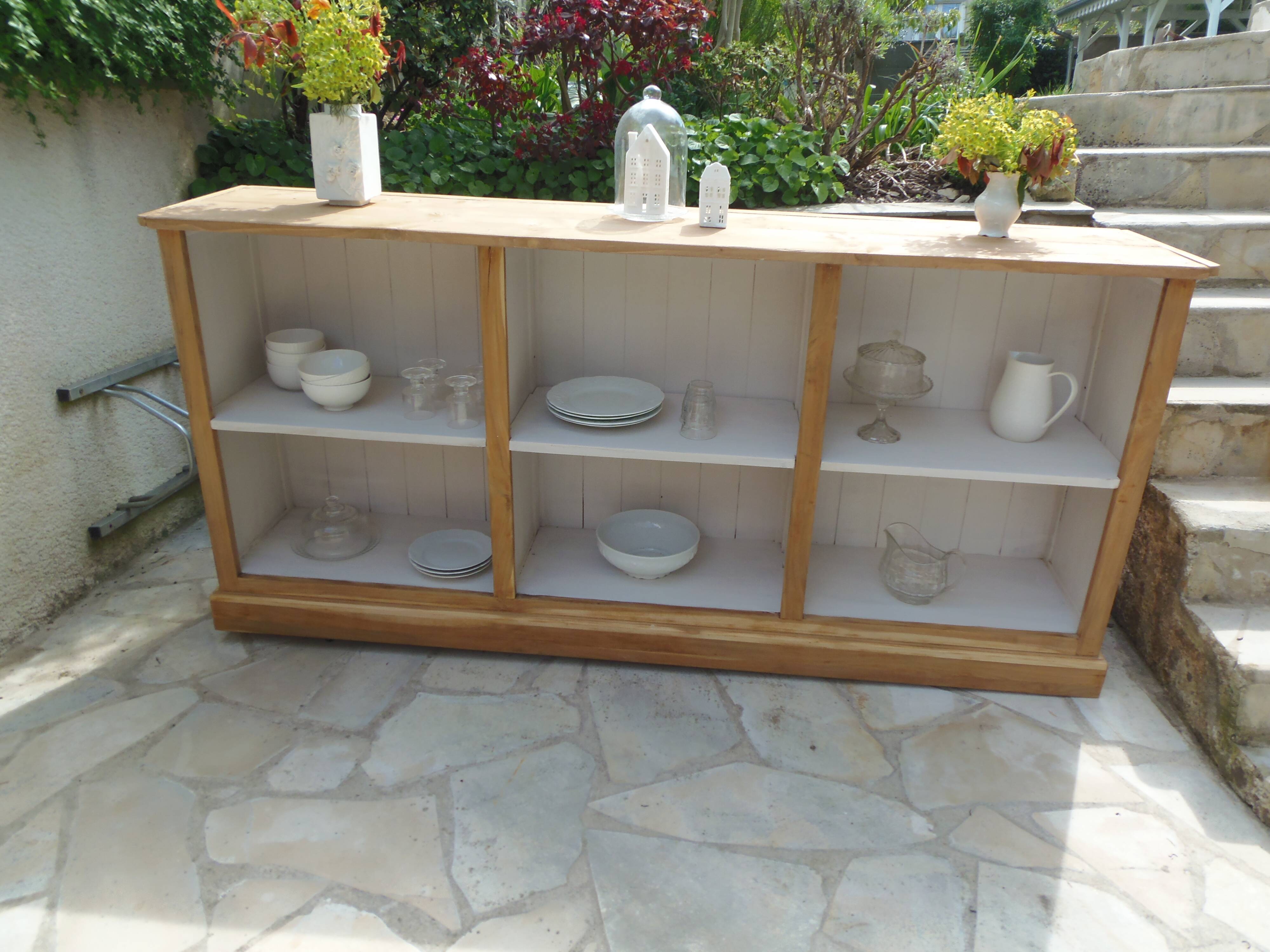 Raw wood craft furniture, pearl gray interior.