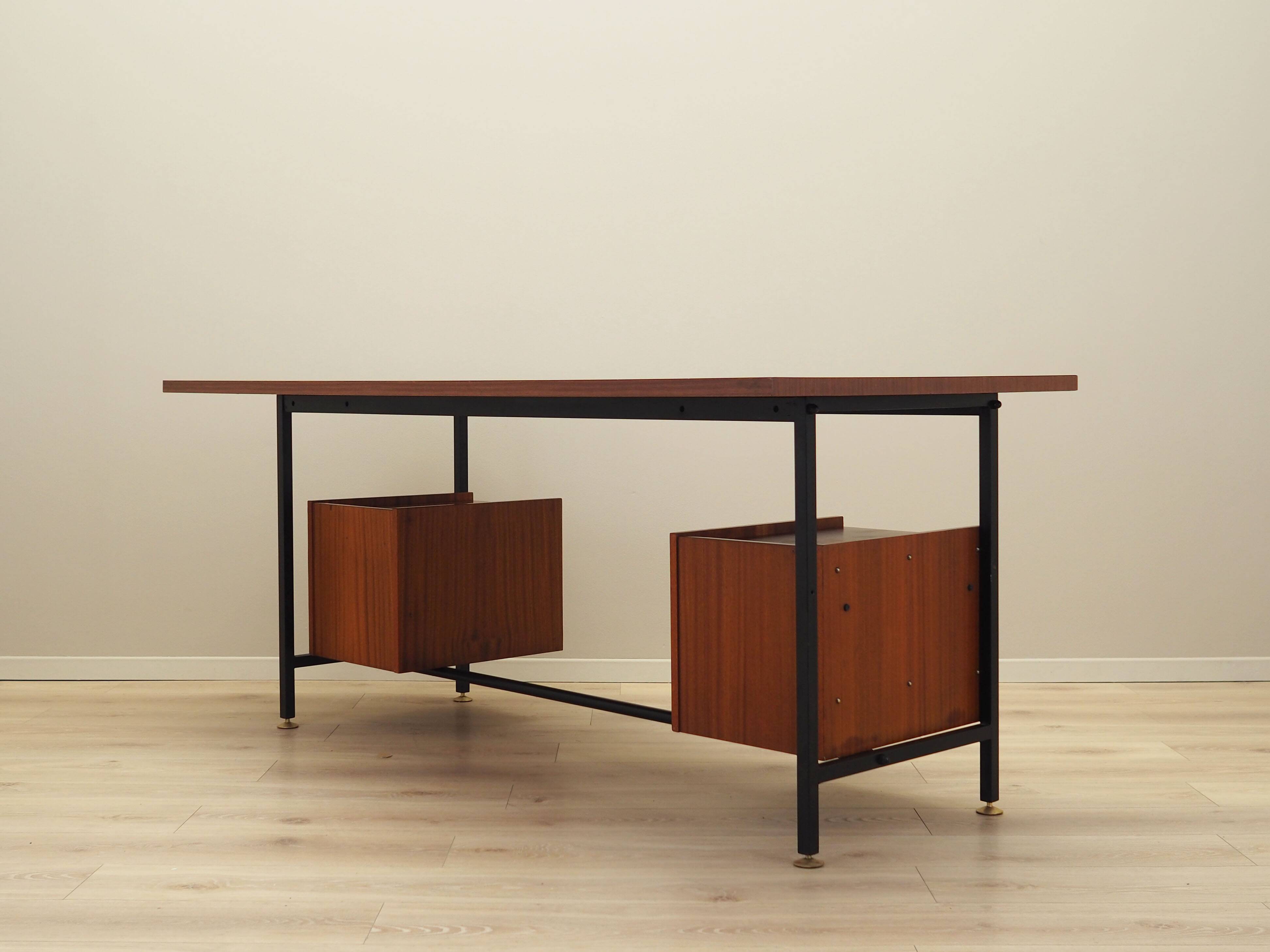 Bureau en acajou, design italien, années 1970, production : Italie