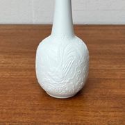 German white porcelain vase from the mid-century with bird motif by Kaiser, 1960s.