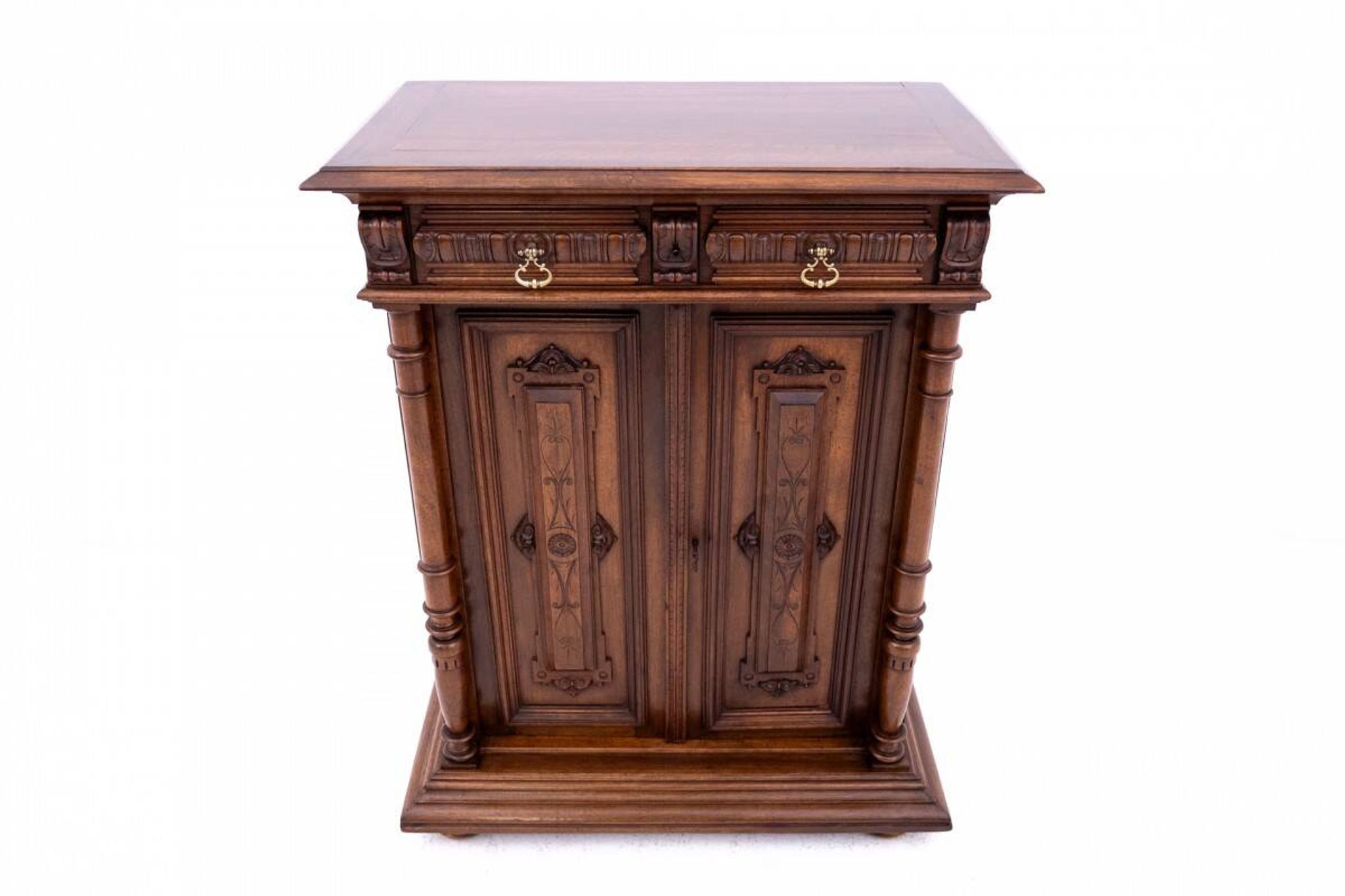 Commode éclectique, France, vers 1890. Après rénovation.