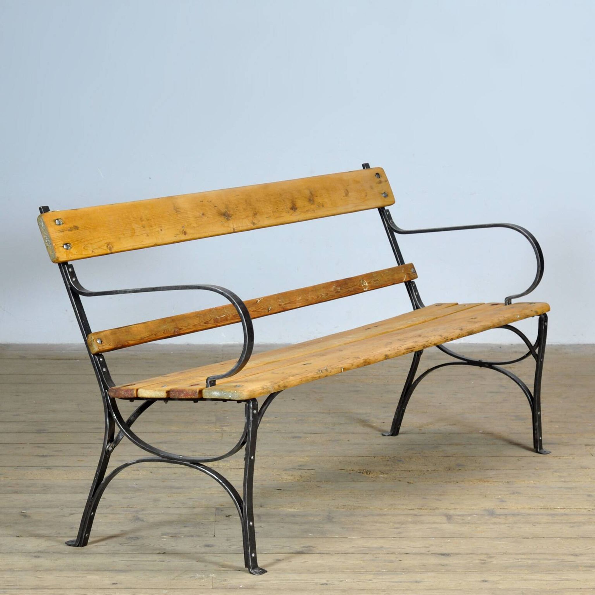 Banc de parc en fer riveté, années 1920