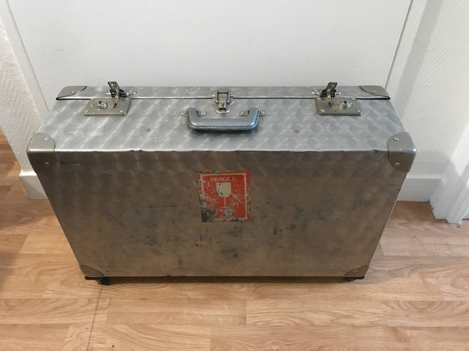 Corked ALUMINUM suitcase